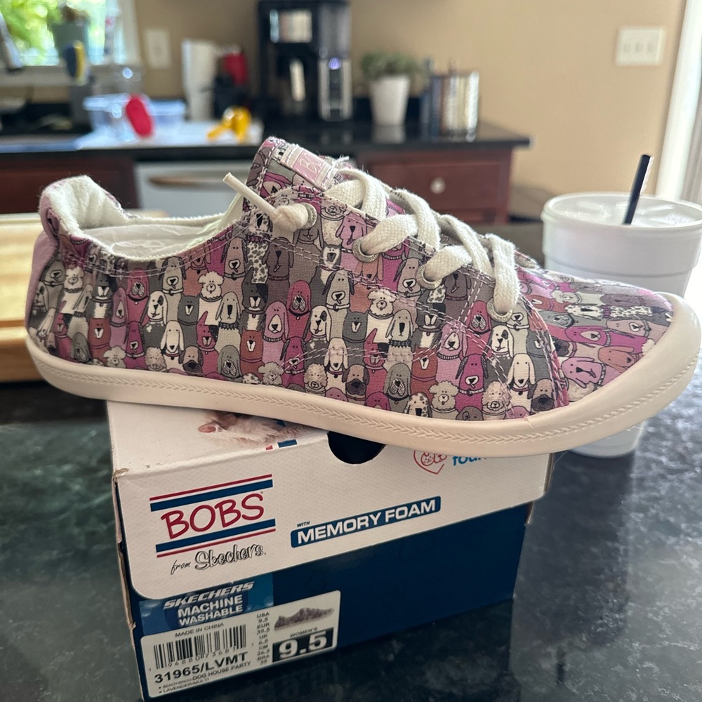 Sketchers Bobs - in Dog House Party